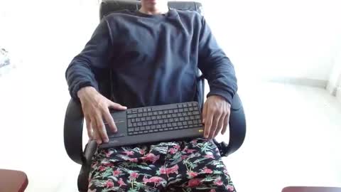 Snapshot of aureliv1 chatting on February 11, 9:42 pm Aureliano online show from February 11, 9:42 pm