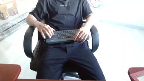 Snapshot of aureliv1 chatting on February 24, 9:46 pm Aureliano online show from February 24, 9:46 pm