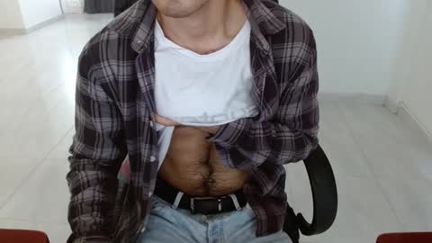 Snapshot of aureliv1 chatting on March 7, 9:12 pm Aureliano online show from March 7, 9:12 pm