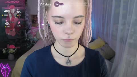 Snapshot of aurora__cute chatting on December 4, 1:25 am Auroraa Cute online show from December 4, 1:25 am