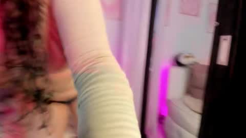 Snapshot of aurora_aaa chatting on October 23, 11:24 pm Aurora online show from October 23, 11:24 pm