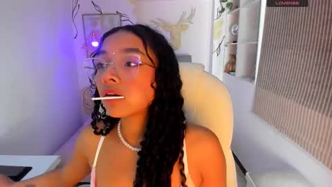 Snapshot of aurora_blis chatting on October 12, 2:27 pm aurora_blis online show from October 12, 2:27 pm