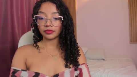 Snapshot of aurora_blis chatting on October 16, 1:01 pm aurora_blis online show from October 16, 1:01 pm
