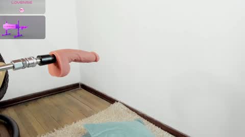 Snapshot of aurora_divine chatting on January 5, 10:29 pm aurora_divine online show from January 5, 10:29 pm