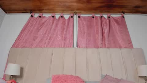 Snapshot of aurora_divine chatting on March 11, 7:25 pm aurora_divine online show from March 11, 7:25 pm