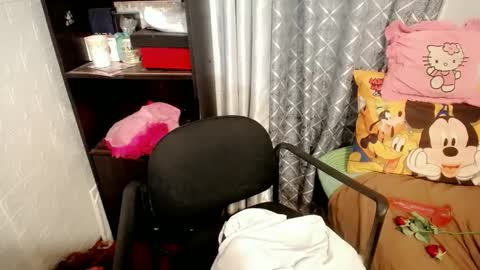 Snapshot of aurora_more chatting on February 14, 11:42 pm cute online show from February 14, 11:42 pm