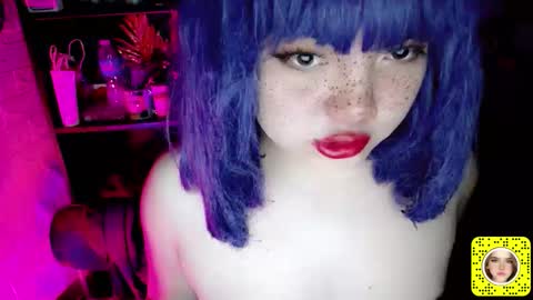 Snapshot of aurora_more chatting on September 18, 10:39 am cute online show from September 18, 10:39 am