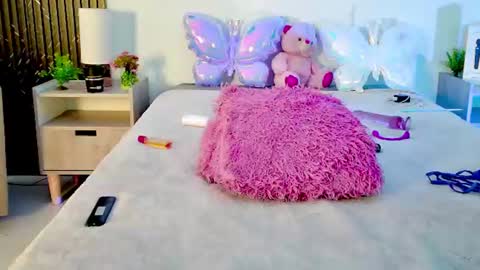 Aurora  online show from June 18, 2:10 pm