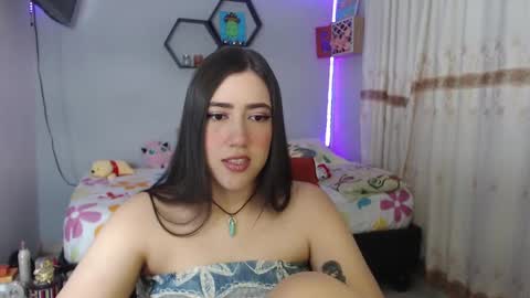 Snapshot of aurora_shy_ chatting on February 5, 11:17 pm Aurora online show from February 5, 11:17 pm