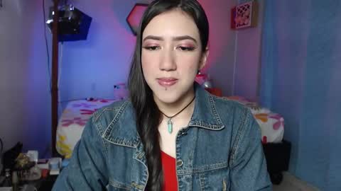 Snapshot of aurora_shy_ chatting on November 30, 6:17 am Aurora online show from November 30, 6:17 am