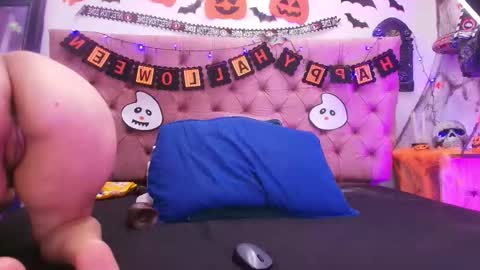 Snapshot of auroraa_miller chatting on October 25, 12:02 pm auroraa_miller online show from October 25, 12:02 pm