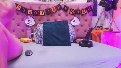 Snapshot of auroraa_miller chatting on October 26, 12:00 pm auroraa_miller online show from October 26, 12:00 pm