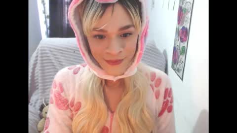 Snapshot of auroraaddams chatting on October 31, 5:47 pm AURORA online show from October 31, 5:47 pm