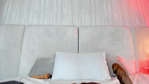 Snapshot of auroradurand chatting on February 7, 12:09 am ... ... online show from February 7, 12:09 am