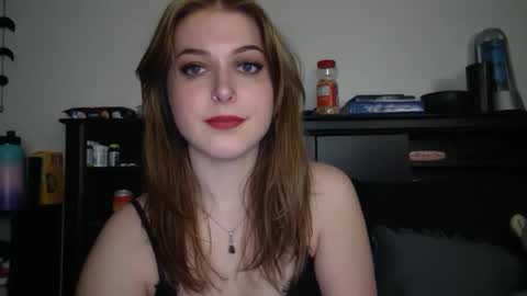 Snapshot of auroralightz1 chatting on December 22, 3:36 am auroralightz1 online show from December 22, 3:36 am