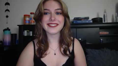 Snapshot of auroralightz1 chatting on February 2, 4:44 am auroralightz1 online show from February 2, 4:44 am