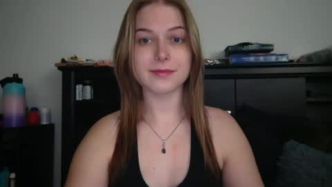 Snapshot of auroralightz1 chatting on August 6, 8:11 pm auroralightz1 online show from August 6, 8:11 pm