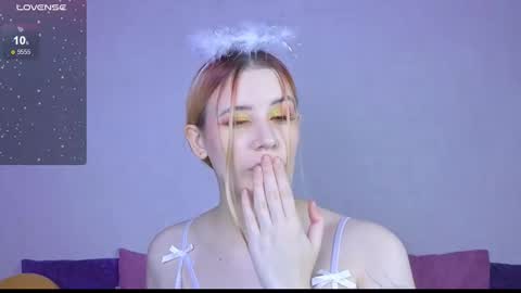 Snapshot of auroralovejoy chatting on October 29, 11:17 pm Aurora online show from October 29, 11:17 pm