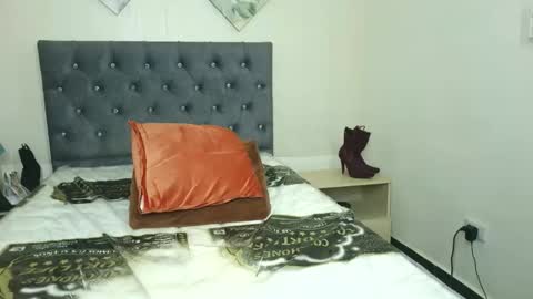 Snapshot of auroraxbbw chatting on November 17, 7:14 am Aurora online show from November 17, 7:14 am