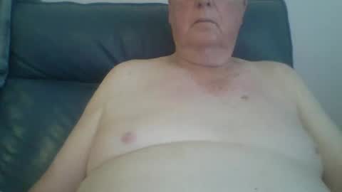 Snapshot of aussie1955 chatting on December 1, 7:58 pm aussie1955 online show from December 1, 7:58 pm