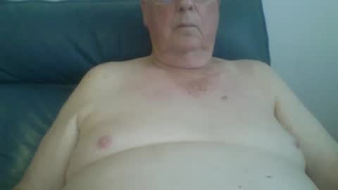 Snapshot of aussie1955 chatting on December 2, 6:41 am aussie1955 online show from December 2, 6:41 am