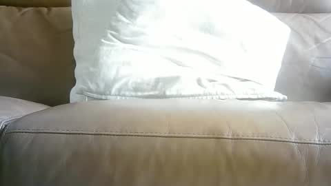 Snapshot of aussie5892 chatting on January 2, 3:26 am Justin online show from January 2, 3:26 am