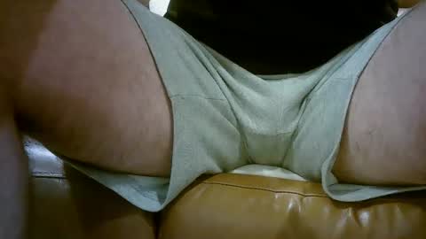 Snapshot of aussie5892 chatting on January 3, 10:09 am Justin online show from January 3, 10:09 am