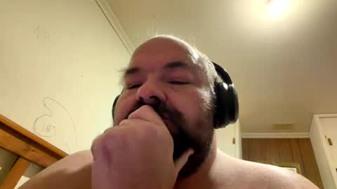 Snapshot of aussie_big_fella chatting on July 19, 1:26 pm Aaron Matthews online show from July 19, 1:26 pm