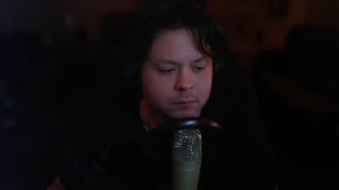 Snapshot of aussiechris2002 chatting on November 2, 1:35 pm aussiechris2002 online show from November 2, 1:35 pm