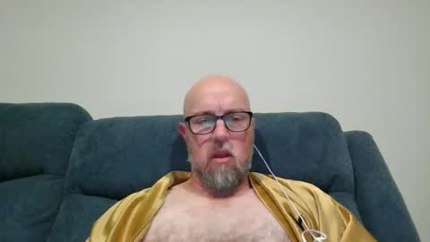 Snapshot of aussieguy73 chatting on November 1, 1:35 pm aussieguy73 online show from November 1, 1:35 pm