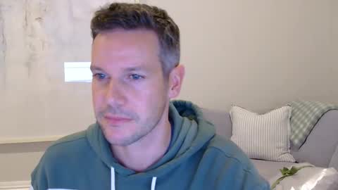 aussiesurfer0000 online show from May 13, 6:22 am