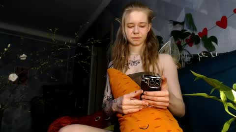 Aya online show from April 2, 5:21 pm