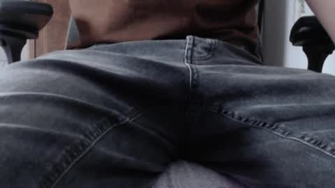 Snapshot of austin_breaker chatting on April 12, 4:34 pm austin_breaker online show from April 12, 4:34 pm