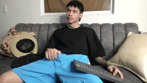 Snapshot of austin_falcon chatting on December 13, 8:15 pm Austin online show from December 13, 8:15 pm