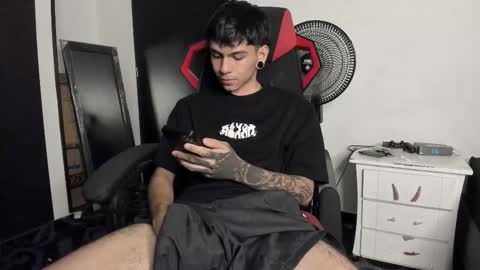 Snapshot of austin_falcon chatting on February 10, 9:04 pm Austin online show from February 10, 9:04 pm