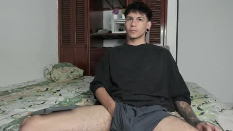 Snapshot of austin_falcon chatting on October 29, 1:35 pm Austin online show from October 29, 1:35 pm