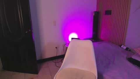 austin_rouse online show from February 13, 7:43 pm