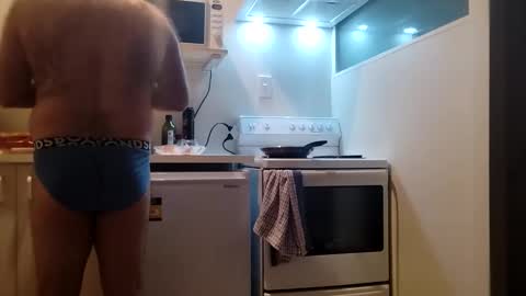 austinnz11 online show from February 24, 11:36 pm