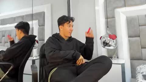 austinreeds online show from February 26, 12:15 pm