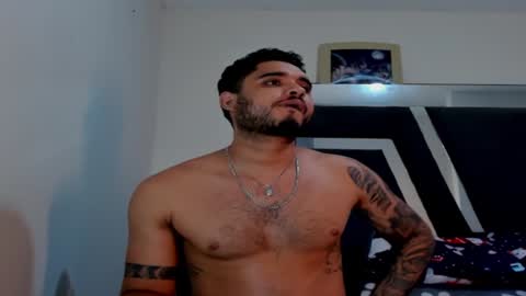 AustinTorres  online show from December 17, 2:44 am