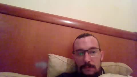 Snapshot of author980 chatting on September 10, 11:32 am author980 online show from September 10, 11:32 am