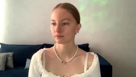 Snapshot of autumnroginson chatting on September 11, 7:30 am Annie online show from September 11, 7:30 am