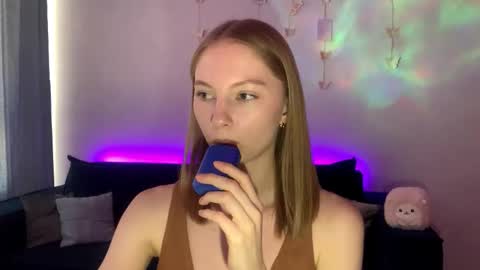 Snapshot of autumnroginson chatting on September 14, 12:59 pm Annie online show from September 14, 12:59 pm