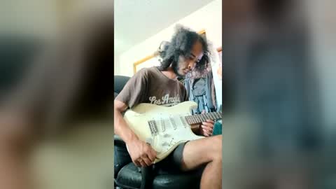 auzeleven online show from July 9, 6:34 pm