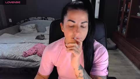 Snapshot of ava__doll chatting on November 22, 10:58 am Ava online show from November 22, 10:58 am