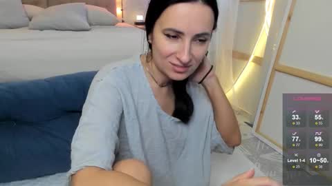 Ava online show from November 10, 8:24 am