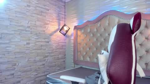              online show from January 9, 10:52 pm