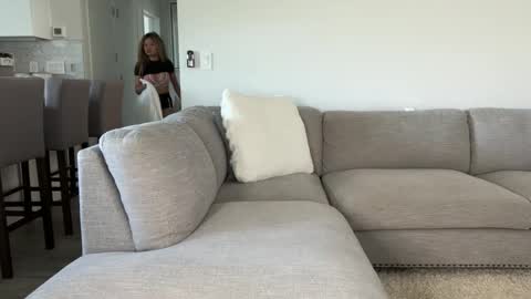 Little Ava  online show from April 28, 5:51 pm