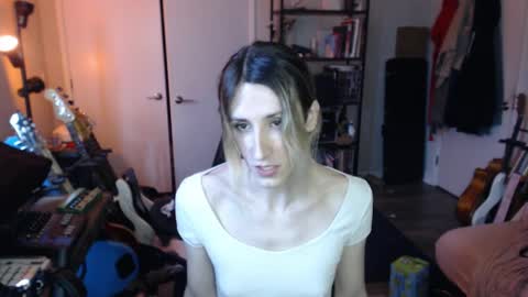 Ava online show from May 9, 8:36 pm