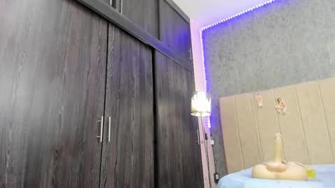 Snapshot of avaa_am chatting on December 21, 2:30 am AVA online show from December 21, 2:30 am